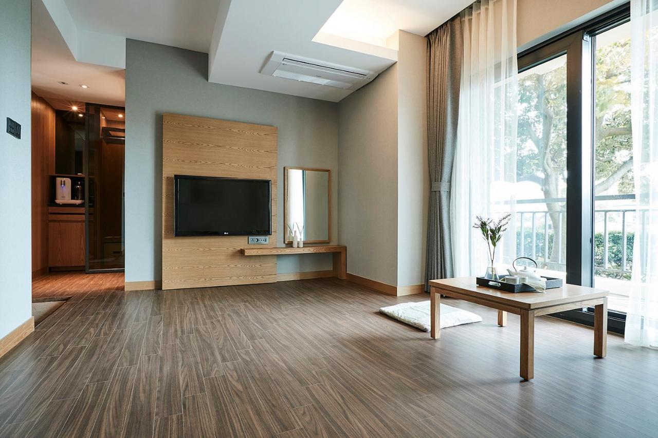 The Suites Hotel Jeju Szogüpho Kültér fotó